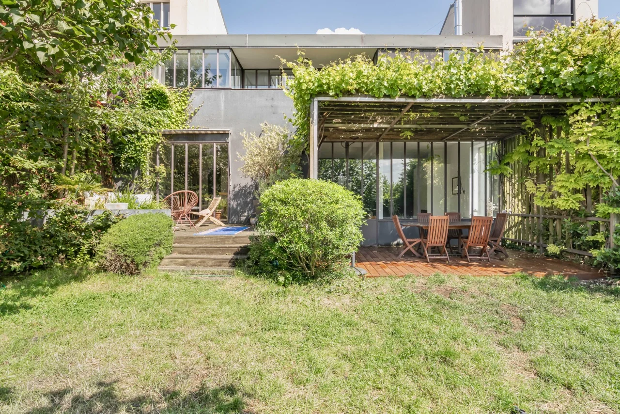 Maison d’architecte avec grand jardin et deux terrasses à Montreuil